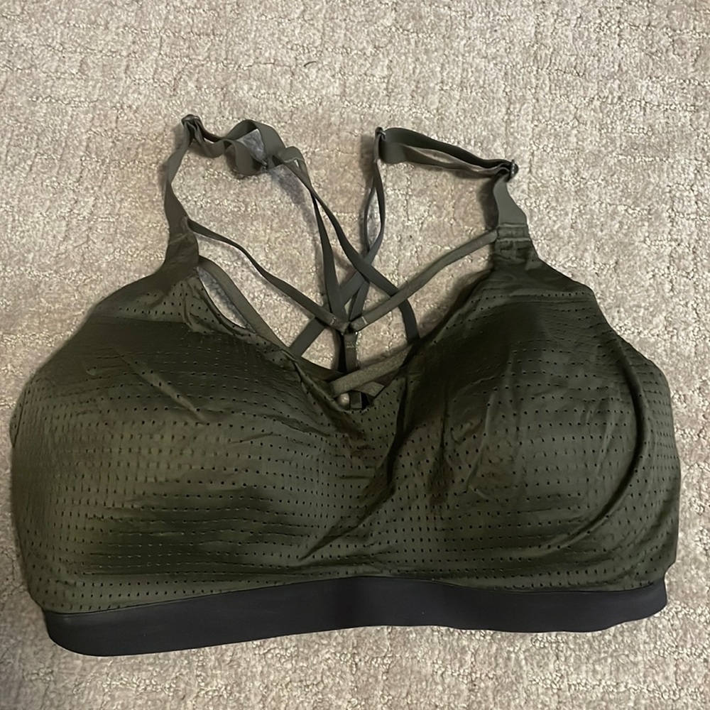 Victoria’s Secret sport athletic sports bra green